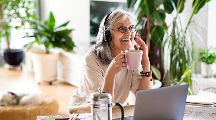 Half hour to 2 hours of internet time a day can reduce dementia risk