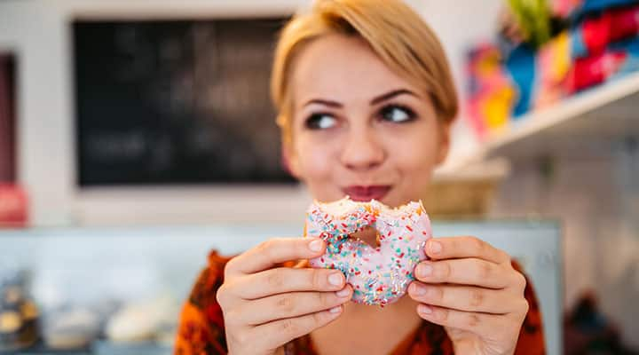 Even small amounts of junk food teach the brain to eat more of those foods