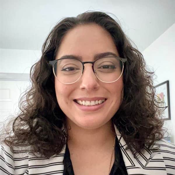 Janelly has years of experience in the health and wellness space