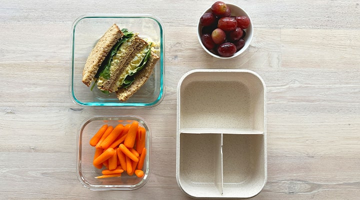 Bento boxes keep sandwiches apart from fruits and veggies