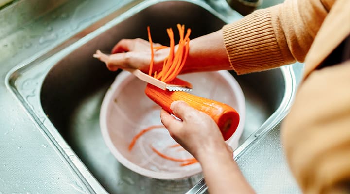 A mandoline can help julienne the carrots for your carrot kimchi