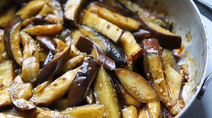 This recipe uses American eggplant in a delicious garlic sauce