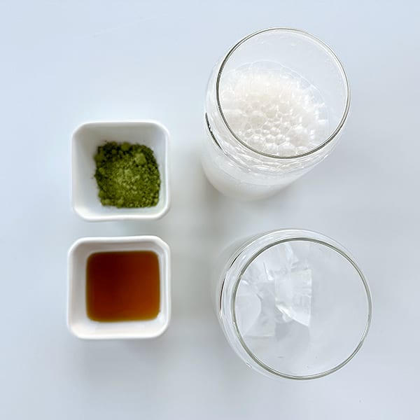 Matcha powder is the base of iced matcha latte recipe