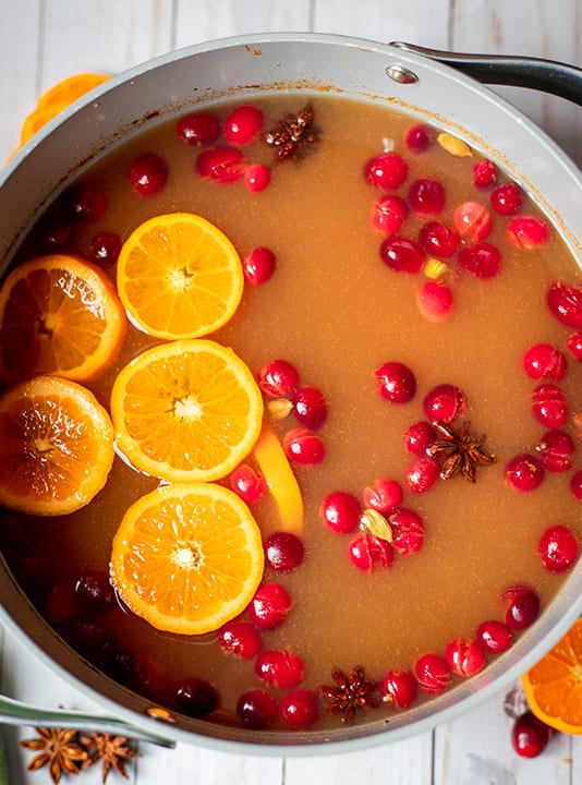 Quality apple cider being used to make mulled cider