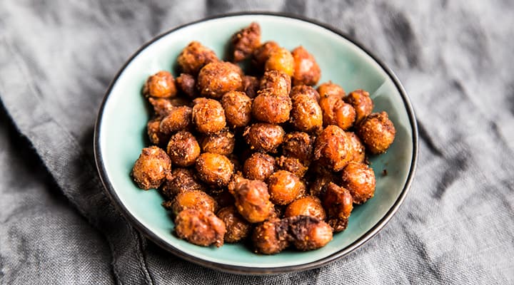 Roasted chickpeas with paprika is a healthy snack that is protein-rich and loaded with fiber