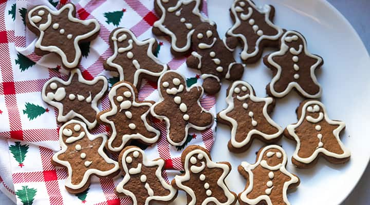 This gingerbread recipe makes soft and spicy cookies