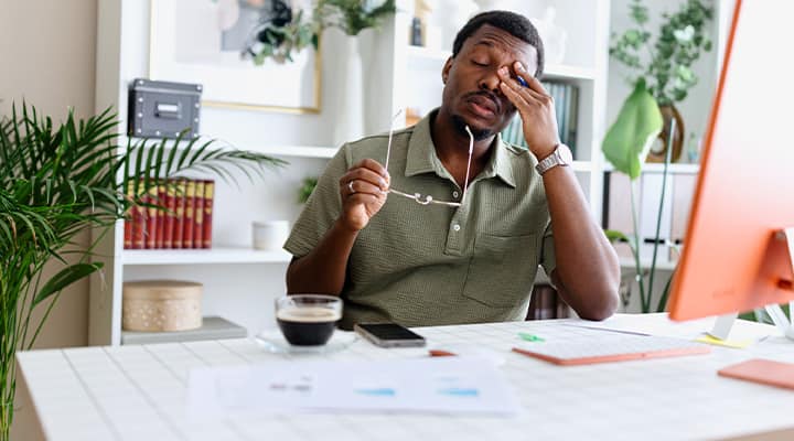 Taking astaxanthin for eyes can help relieve general eye fatigue.