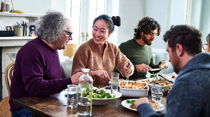 Friends eating a healthy meal