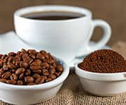 Brewed and ground coffee to reduce cardiovascular disease risk